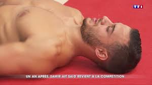 Samir aït saïd a été évacué sous les applaudissements émus du public. Un An Apres La Grave Blessure De Samir Ait Said Lci