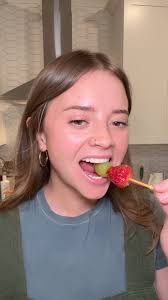 “i CaNt HaVe A tOn Of ThIs” I lied, I ate them all 😭 #tanghulu #reels  #sugarygoodness #asmrfood #fruits