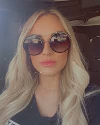 I have been out of the club scene for months. When I tell you the immense  value and peace that has come with that is priceless! My mind is clear, my  heart