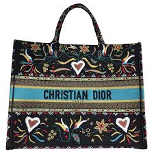 Hope love woven cotton friendship bracelet,fashion embroidery bracelet,trendy designer inspired bracelets, gifts set for mom. Christian Dior Buch Tasche Mit Bestickten Blumen Und Herzen Schwarz Mehrfarben Tuch Ref 318841 Joli Closet