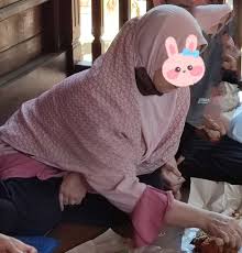 Kali ni rzki dpt brang Ustzah..umur awal 40an,suami dia kwn aku..dtg  bercuti,aku mmg dh lama mengidam kat Ustzah ni,pakai tudung... –  @deedeemikael90 on Tumblr