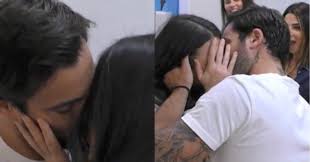 Pierpaolo pretelli, fa l'incontro di due delle sue nuove coinquiline: Grande Fratello Vip Scatta Il Bacio Tra Pierpaolo Pretelli E Giulia Salemi Hanno Messo La Lingua Che Soddisfazione Il Fatto Quotidiano