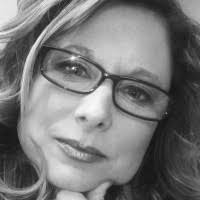 Laurie Labelle's Instagram, Twitter & Facebook