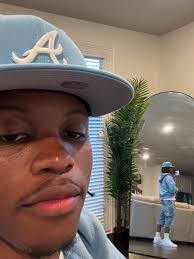 Avery Brown (@avery.b) • Instagram photos and videos