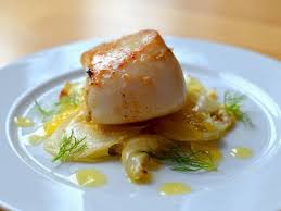 Gruss Nr 4 Jakobsmuschel Vanille Fenchel Orangen Salat 7 Jahre Grusse Aus Der Kuche 7 Grusse An 7 Fenchel Orangen Salat Abendessen Rezepte Fisch Zubereiten