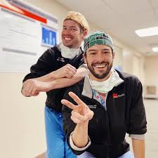 Prepare for trouble & make it double! 👨🏻‍⚕️👨🏻‍⚕️ April & May are our  favorite months because our interns come for their first orientation month  in the ORs! They are each paired with