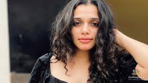 Ann Augustine's Instagram, Twitter & Facebook