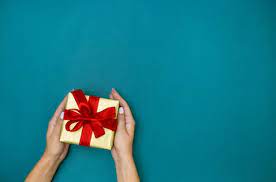 Increase referral rates by ~36% with one gifting campaign. 307 000 Gift Pictures