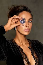 Helper gudang biasanya mengandalkan kekuatan fisik karena harus bekerja dengan otot. Madalina Ghenea Madalina Diana Ghenea Actor Cinemagia Ro Ambassador Damianiofficial Apjnow Av Opinionleader It Gui Amoreterno