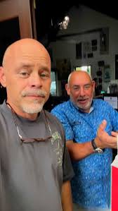 Miren lo que paso con el regalos de @eddie_momo23 … sácala a bailar