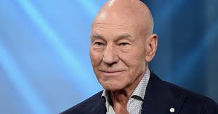 Stars and fans attend Star Trek convention