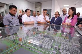 To refine and fractionate palm oil. Felda Johore Bulkers Sdn Bhd 50 Tour Of Felda Global Ventures Holdings Palm Oil Facilities Bilder Und Fotos Getty Images Were Assessed Against Module B And Module C Of The