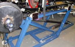 Car Lift Homemade Car Lift Constructed From Rectangular Tubing Nuts Bolts Lumber And A Pneumatic Cylinder Car Lifts Homemade Tools Auto Body