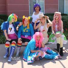 Dying all the fabric was by far the most difficult part because i ended up having to dye the fabric three times since it always ended up too light or splotchy. My Little Pony Rainbow Dash Cosplay Costume Diy