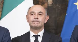 Nicola fratoianni (born 4 october 1972) is an italian politician, member of the chamber of deputies and secretary of italian left from 2017 to 2019 and again since 2021. Sinistra Italiana Non Appoggera Il Governo Draghi Passa La Mozione Di Fratoianni