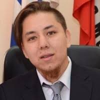 60+ perfiles de «Senatore»