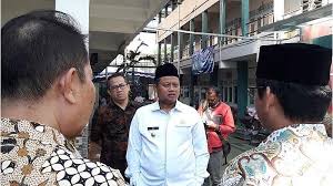 Check spelling or type a new query. Wagub Jabar Sebut Ada Sma Swasta Di Jabar Yang Patok Biaya Pendaftaran Hingga Rp 50 Juta Tribun Jabar