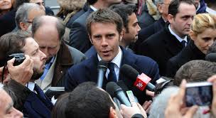 In volgare nero gli schiamazzi della plebe. Emanuele Filiberto L Erede Dei Savoia Sara Donna No Dai Senatori Del Regno Il Mattino It