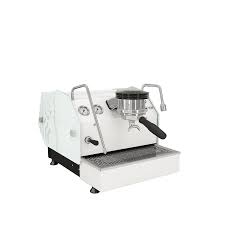The gs3 features the thermal stability system used in the la marzocco strada, including a preheating system, digital pid controller, saturated groups, a. Machine Expresso La Marzocco Gs3 Av Blanc Mat Verre Coffeeavenue