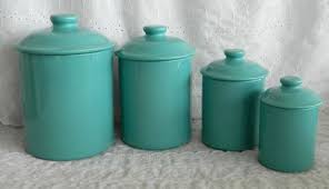 Find kitchen canisters & jars at wayfair. Vintage White And Green Kitchen Canister Set With Matching Green Utensil Holder Set Of Three Kitchen Dining Home Living Delage Com Br
