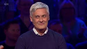 Ist eine quizsendung, die seit juli 2015 im ersten ausgestrahlt wird. Wer Weiss Denn Sowas Vom 20 05 2020 Youtube