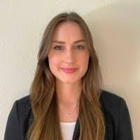 Kari Hill's Instagram, Twitter & Facebook