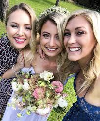 Katka říhová vydává svůj první hudební klip! Foto 4 Dorazily I Kolegyne Katka Rihova A Zorka Hejdova Extra Cz