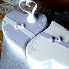 Lila Herzen Hochzeitstorte Herzform Torte Hochzeit Kuchen Herzform