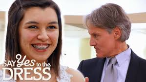 Bridal Party Wears Bandages to Match Bride Who Broke Her Arm Before Wedding  Day