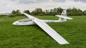 Ebenso kann mit diesem flugzeug die ausbildung im geräteflug und im leistungsstreckenflug. Segelflugzeuge Fliegerklub Auerbach