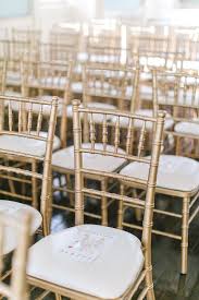 Niagara On The Lake Courthouse Wedding Jessica Jamie Vineyard Bride Southern Ontario S Wedding Resource Gold Wedding Chairs Wedding Chairs Gold Chiavari Chairs