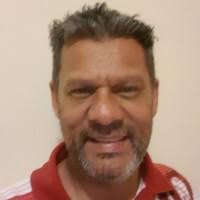 100+ perfiles de «Clint»