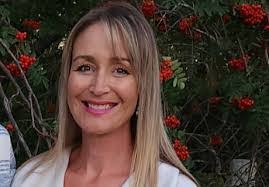 Debra Mclaren's Instagram, Twitter & Facebook