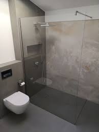 Walk In Dusche Aus Glas Aus Badezimmerinnenaubtattung Glas Walkindusche In 2020 Walk In Dusche Badezimmer Dachschrage Badezimmer Renovieren