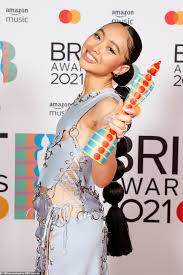 Little mix, headie one and harry styles tipped for wins ahead of show. Vxcd6 Hnw4 Xlm