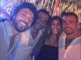 رياضي مصري في مجال المصارعة الرومانية، حقق لمصر ميدالية ذهبية أوليمبية بعد انقطاع عن الميداليات الذهبية منذ عام 1948 حين حصد الرباع إبراهيم شمس على ذهبية رفع الأثقال للوزن الخفيف. Ø¹Ù…Ø±Ùˆ Ø¯ÙŠØ§Ø¨ ÙŠØ­ÙŠÙŠ Ø­ÙÙ„ Ø²ÙØ§Ù Ø§Ø¨Ù† Ø§Ù„Ø²Ø¹ÙŠÙ… Ø¨Ø§Ù„Ø³Ø§Ø­Ù„ ÙˆÙ†Ø´Ø·Ø§Ø¡ ÙŠØªØ¯Ø§ÙˆÙ„ÙˆÙ† Ù„Ù‚Ø·Ø§Øª Ù„Ø£ÙˆÙ„ Ù…Ø±Ø© Ù…Ø¹ Ø²ÙˆØ¬ØªÙ‡ Ø§Ù„Ø­Ø³Ù†Ø§Ø¡
