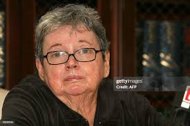 Maureen Decker, Tiger Woods' kindergarden teacher holds a press... News  Photo