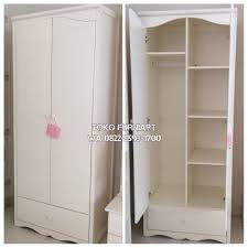 Lemari pakaian minimalis 2 pintu. Lemari Pakaian 2 Pintu Murah Dan Mewah Toko Furniart