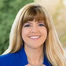 Angela Oakley's Instagram, Twitter & Facebook