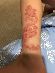 The family opted to get henna tattoos from the resort they were staying at. Four In Five Bali Henna Tattoo Artists Use Chemical That Can Cause Permanent Scars Daily Mail Online