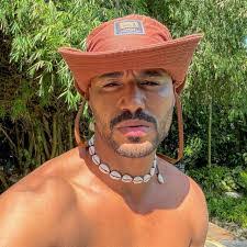 Apollo Suggs's Instagram, Twitter & Facebook