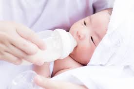 Susu formula untuk bayi ini tidak mengandung laktosa (gula yang terkandung dalam susu). Hati Hati 5 Kebiasaan Ini Bisa Membuat Nutrisi Pada Susu Formula Bayi Menjadi Hilang