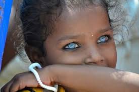 Mavi Boncuk Gozlu Afganistan Afgan Kizi People With Blue Eyes Cool Eyes Gorgeous Eyes