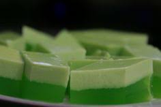 Agar agar santan gula melaka sedap makan sejuk sejuk. How To Make Agar Agar Pandan Singapore Food Recipes Food Asian Desserts Malaysian Dessert