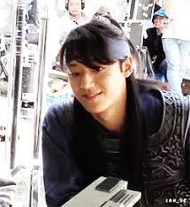 Lee do hyun debuted in prison playbook and went on to appear in dramas including 30 but 17, clean with passion for now, and more. Behind The Scenes With Lee Dohyun Ldh Sk Selebritas Aktor Suami