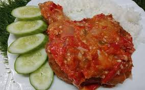 Resep bumbu ayam geprek sambal ijo sederhana ala rumahan cara membuat ayam geprek sambal ijo enak. Resepi Sambal Ayam Geprek Versi Kurang Pedas Iluminasi