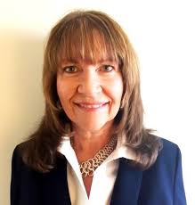 Meet Lisa Reedy in our Agent Spotlight! “Everyone deserves to have a home  that represents their lifestyle, their personality and that simply makes  them feel good when they walk in the front