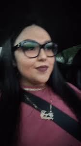 Daphne Stone's Instagram, Twitter & Facebook