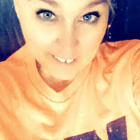 Traci Leonard's Instagram, Twitter & Facebook