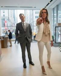 A wealthy couple embarrassed me during my hospital lunch break—seconds later,  our chief physician stepped in and spoke. I've been a nurse for twelve years.  That Friday afternoon, I finally took
